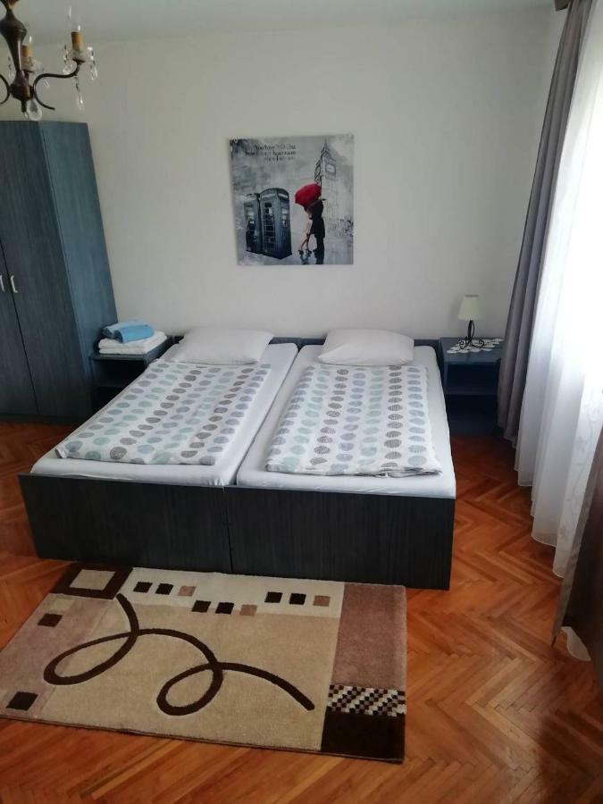 Guest House Olbina Korenica Extérieur photo