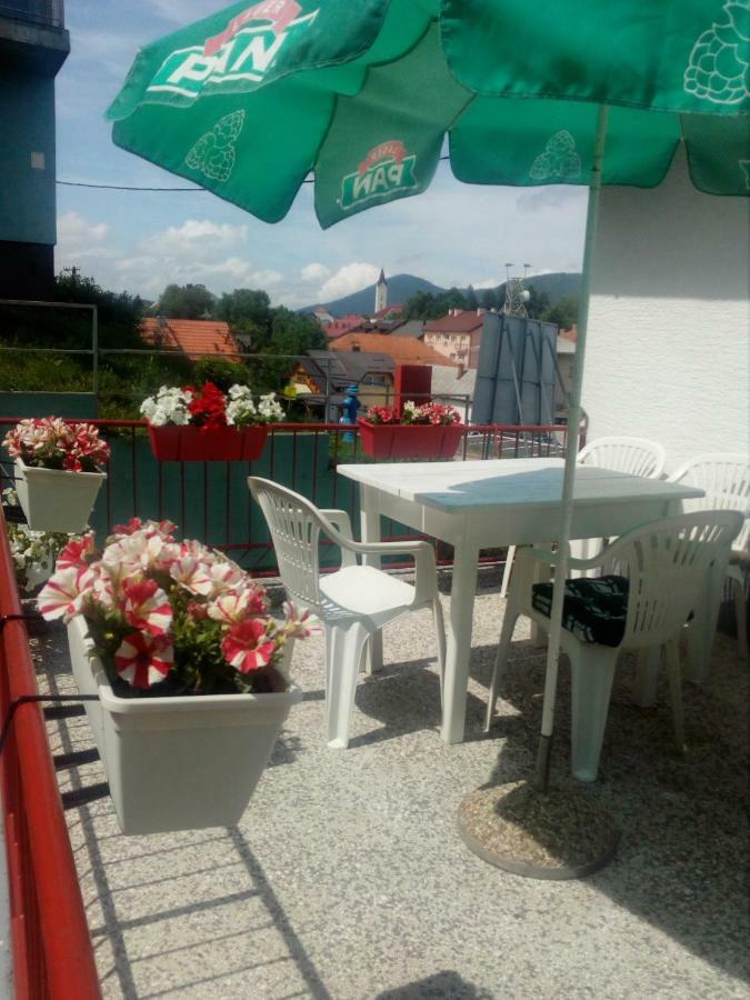 Guest House Olbina Korenica Extérieur photo
