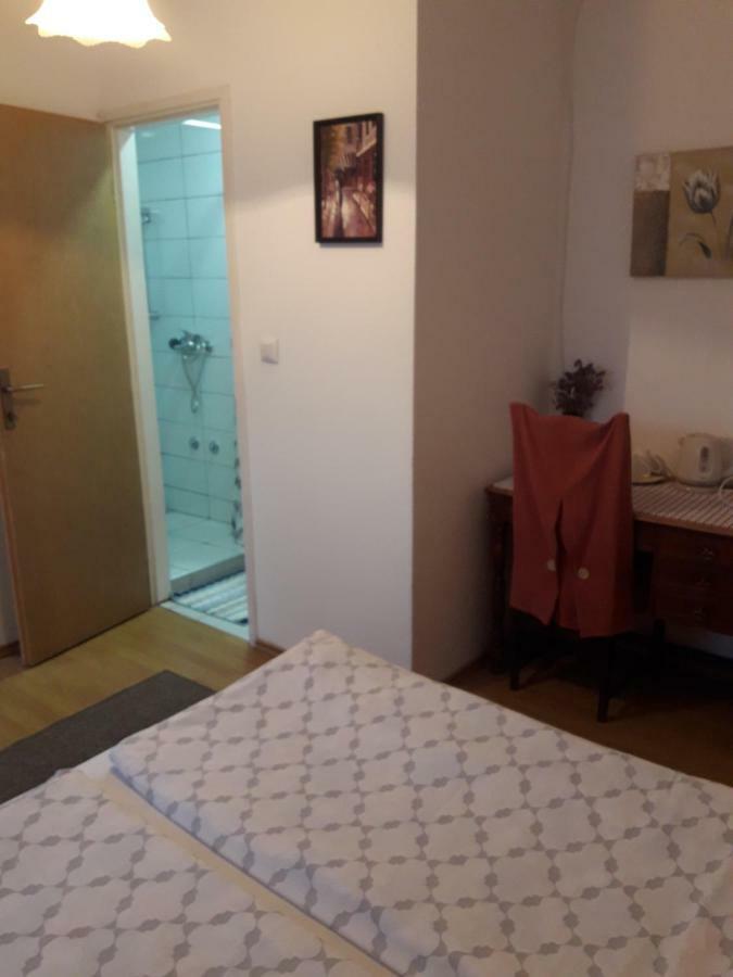 Guest House Olbina Korenica Extérieur photo