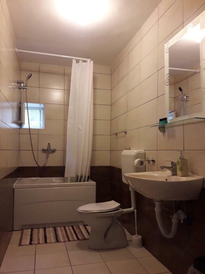 Guest House Olbina Korenica Extérieur photo
