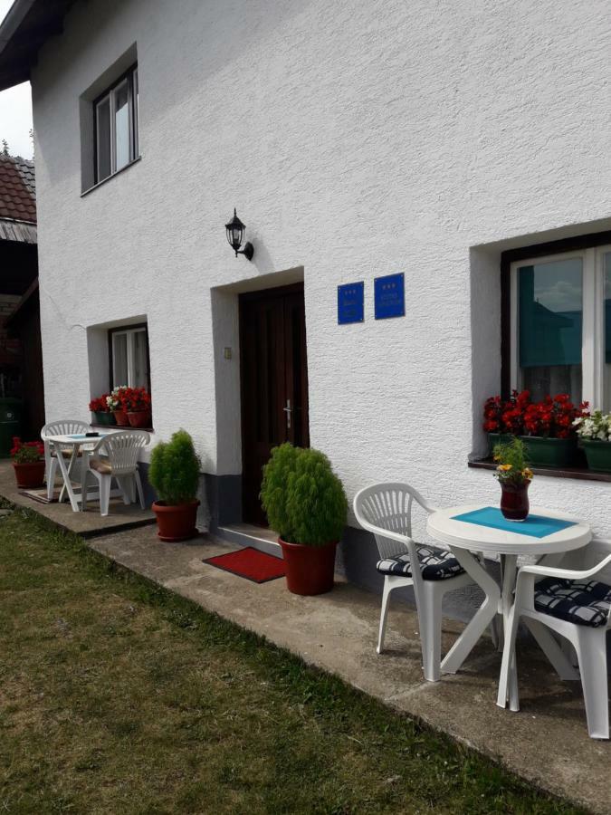 Guest House Olbina Korenica Extérieur photo